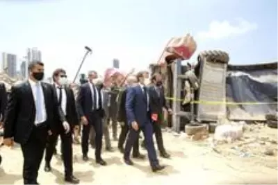 Lübnanlı kadından Fransa Cumhurbaşkanı Macron'a: 'Parayı yolsuz hükümetimize vermeyin' Lübnanlı kadından Fransa Cumhurbaşkanı Macron'a: 'Parayı yolsuz hükümetimize vermeyin'