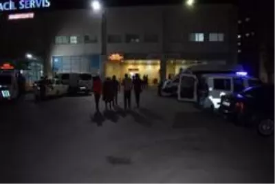 Malatya'da seyir halindeki otomobile silahlı saldırı: 1 yaralı Malatya'da seyir halindeki otomobile silahlı saldırı: 1 yaralı
