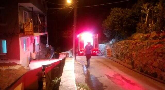Mangaldan çıkan yangın eve sıçradı, ev kullanılamaz hale geldi Mangaldan çıkan yangın eve sıçradı, ev kullanılamaz hale geldi