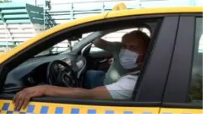 Maskesiz ticari taksiye binen yolcu ceza yemekten kurtulamadı Maskesiz ticari taksiye binen yolcu ceza yemekten kurtulamadı