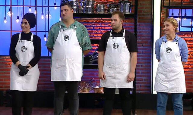 MasterChef Türkiye'de bir ilk! 6 kişilik final bu sefer 4 kişiyle oynandı MasterChef Türkiye'de bir ilk! 6 kişilik final bu sefer 4 kişiyle oynandı
