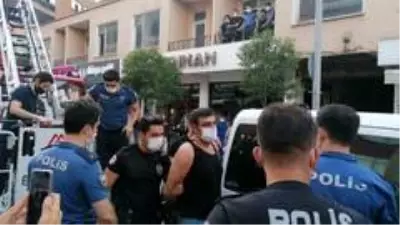 Son Dakika | Metruk iş yerinde iki gurup arasında silahlı kavga: 2 yaralı Son Dakika | Metruk iş yerinde iki gurup arasında silahlı kavga: 2 yaralı