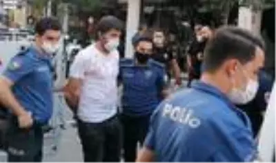 Son Dakika | Metruk iş yerinde iki gurup arasında silahlı kavga: 2 yaralı Son Dakika | Metruk iş yerinde iki gurup arasında silahlı kavga: 2 yaralı