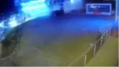MUĞLA BODRUM Otomobil reklam direğine çarptı 2 ölü, 3 yaralı MUĞLA BODRUM Otomobil reklam direğine çarptı 2 ölü, 3 yaralı