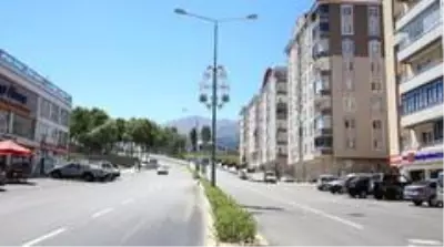 Palandöken Caddesi'ne Büyükşehir eli değdi Palandöken Caddesi'ne Büyükşehir eli değdi