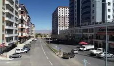 Palandöken Caddesi'ne Büyükşehir eli değdi Palandöken Caddesi'ne Büyükşehir eli değdi