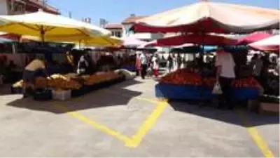 Pazarlarda mahsul artınca fiyatlar düştü Pazarlarda mahsul artınca fiyatlar düştü