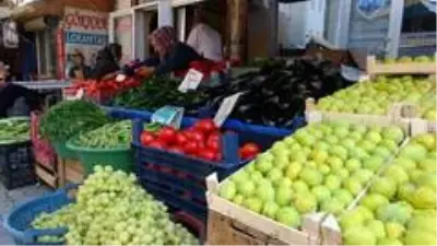 Pazarlarda mahsul artınca fiyatlar düştü Pazarlarda mahsul artınca fiyatlar düştü