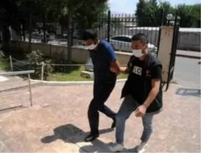Şampuan kutusunda uyuşturucu saklayan 2 kişi tutuklandı Şampuan kutusunda uyuşturucu saklayan 2 kişi tutuklandı