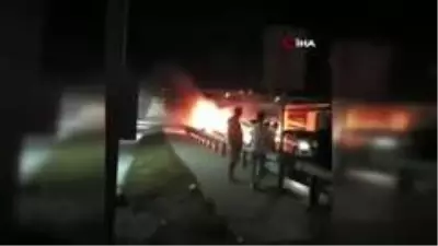 Seyir halindeki otomobil alev topuna döndü Seyir halindeki otomobil alev topuna döndü