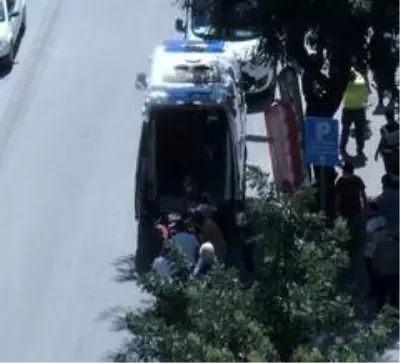 Sokak ortasında silahlı saldırı: 1 yaralı Sokak ortasında silahlı saldırı: 1 yaralı