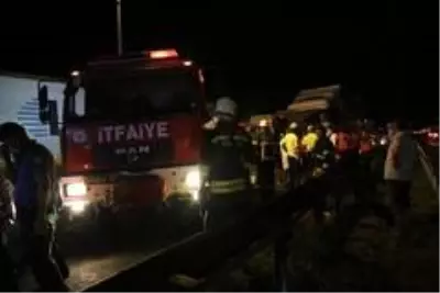 TEM'de zincirleme kaza: 1 ölü, 2 yaralı TEM'de zincirleme kaza: 1 ölü, 2 yaralı