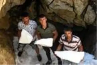 Toroslar'ın zirvesinden çıkarılan kar, serinlik kaynağı Toroslar'ın zirvesinden çıkarılan kar, serinlik kaynağı