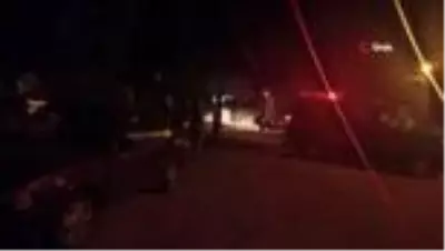 Traktöre bağlı römorka çarparak hurdaya dönen Tofaş'ta 3 kişi yaralandı Traktöre bağlı römorka çarparak hurdaya dönen Tofaş'ta 3 kişi yaralandı