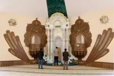 Türkiye'nin ilk ay yıldızlı camisi yarın açılıyor Türkiye'nin ilk ay yıldızlı camisi yarın açılıyor