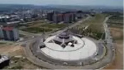 Türkiye'nin ilk ay-yıldızlı camisi yarın ibadete açılıyor Türkiye'nin ilk ay-yıldızlı camisi yarın ibadete açılıyor