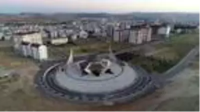 Türkiye'nin ilk ay-yıldızlı camisi yarın ibadete açılıyor Türkiye'nin ilk ay-yıldızlı camisi yarın ibadete açılıyor