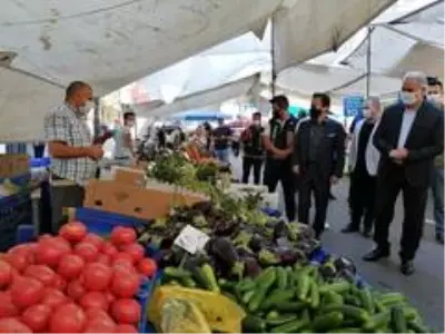 Son dakika haberleri: Tuzla'da semt pazarında korona virüs denetimi Son dakika haberleri: Tuzla'da semt pazarında korona virüs denetimi
