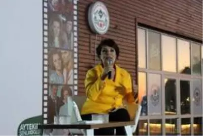 Son dakika haber: Ünlü sinema sanatçısı Hülya Koçyiğit, Giresun'da hayranları ile bir araya geldi Son dakika haber: Ünlü sinema sanatçısı Hülya Koçyiğit, Giresun'da hayranları ile bir araya geldi