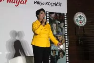 Son dakika haber: Ünlü sinema sanatçısı Hülya Koçyiğit, Giresun'da hayranları ile bir araya geldi Son dakika haber: Ünlü sinema sanatçısı Hülya Koçyiğit, Giresun'da hayranları ile bir araya geldi