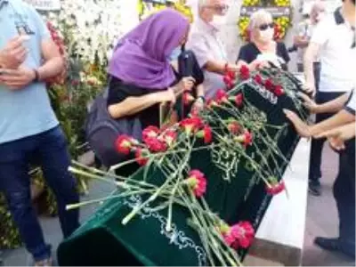Ünlü tiyatrocu Üstün Asutay son yolculuğuna uğurlandı Ünlü tiyatrocu Üstün Asutay son yolculuğuna uğurlandı