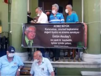 Ünlü tiyatrocu Üstün Asutay son yolculuğuna uğurlandı Ünlü tiyatrocu Üstün Asutay son yolculuğuna uğurlandı