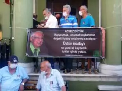 Ünlü tiyatrocu Üstün Asutay son yolculuğuna uğurlandı Ünlü tiyatrocu Üstün Asutay son yolculuğuna uğurlandı