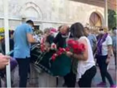 Usta tiyatrocu Üstün Asutay son yolculuğuna uğurlandı Usta tiyatrocu Üstün Asutay son yolculuğuna uğurlandı