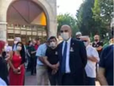Usta tiyatrocu Üstün Asutay son yolculuğuna uğurlandı Usta tiyatrocu Üstün Asutay son yolculuğuna uğurlandı