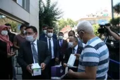 Vali Çiçek: 'Korona virüste kötü durumda değiliz demekten dahi korkuyorum' Vali Çiçek: 'Korona virüste kötü durumda değiliz demekten dahi korkuyorum'