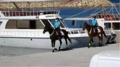 Van Gölü sahilleri atlı birliklere emanet Van Gölü sahilleri atlı birliklere emanet