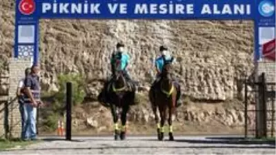 Van Gölü sahilleri atlı birliklere emanet Van Gölü sahilleri atlı birliklere emanet