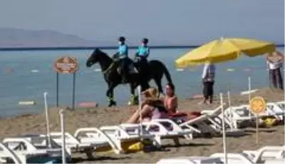 Van Gölü sahilleri atlı birliklere emanet Van Gölü sahilleri atlı birliklere emanet