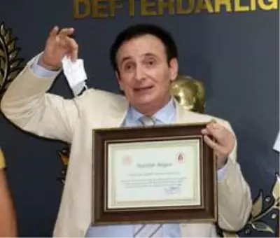 Vergi rekortmeni pandemi dolayısı ile ödülünü böyle aldı Vergi rekortmeni pandemi dolayısı ile ödülünü böyle aldı