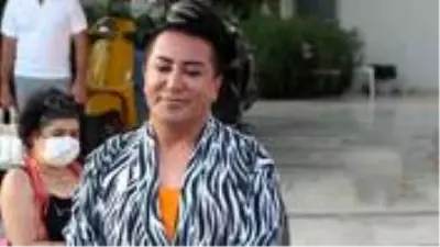 Yeşim Salkım'a küfür ettiği için eleştirilen Murat Övüç, aylar önce kadınlarla göbek attığı anları yeni görüntüymüş gibi paylaştı Yeşim Salkım'a küfür ettiği için eleştirilen Murat Övüç, aylar önce kadınlarla göbek attığı anları yeni görüntüymüş gibi paylaştı