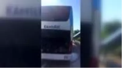 Yolcu otobüsündeki yangın paniğe neden oldu Yolcu otobüsündeki yangın paniğe neden oldu