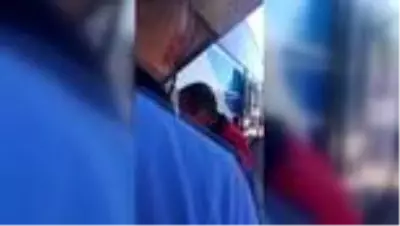 Yolcu otobüsündeki yangın paniğe neden oldu Yolcu otobüsündeki yangın paniğe neden oldu