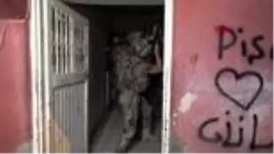Adana'da terör örgütü PKK'nın gençlik yapılanmasına operasyon 13 gözaltı Adana'da terör örgütü PKK'nın gençlik yapılanmasına operasyon 13 gözaltı