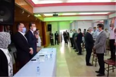AK Parti korona virüs nedeniyle ara verdiği kongrelerine devam ediyor AK Parti korona virüs nedeniyle ara verdiği kongrelerine devam ediyor