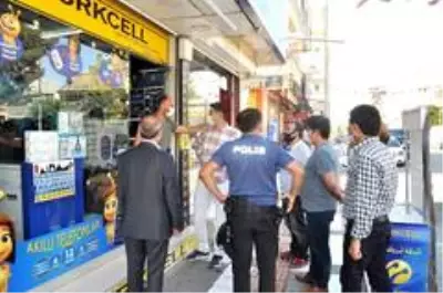 Akçakale'de maske ve sosyal mesafe denetimleri devam ediyor Akçakale'de maske ve sosyal mesafe denetimleri devam ediyor