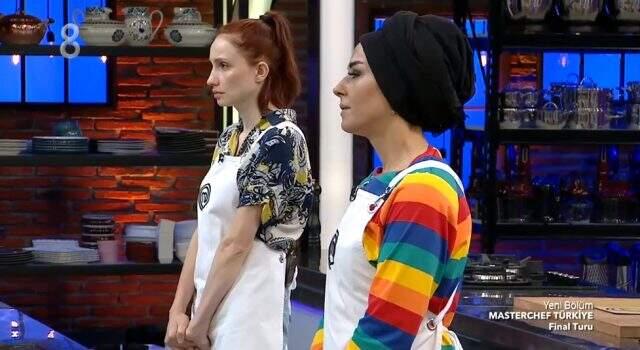 Babası vefat eden Mehmet Yalçınkaya, MasterChef'te konuşurken duygusal anlar yaşadı Babası vefat eden Mehmet Yalçınkaya, MasterChef'te konuşurken duygusal anlar yaşadı