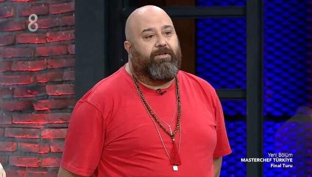 Babası vefat eden Mehmet Yalçınkaya, MasterChef'te konuşurken duygusal anlar yaşadı Babası vefat eden Mehmet Yalçınkaya, MasterChef'te konuşurken duygusal anlar yaşadı