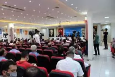 Bakan Karaismailoğlu: 'Pandemi döneminde bütün dünya çökerken biz şantiyelerimizi kapatmadık' Bakan Karaismailoğlu: 'Pandemi döneminde bütün dünya çökerken biz şantiyelerimizi kapatmadık'