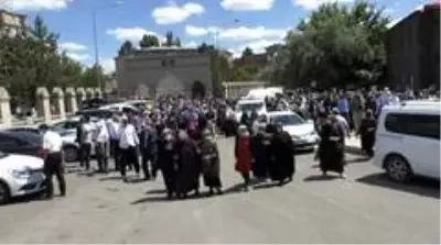 Bu acıya yürek dayanmaz Bu acıya yürek dayanmaz