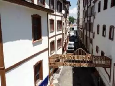 Büyükşehir Peynirciler Çarşısı'nın da çehresini değiştirdi Büyükşehir Peynirciler Çarşısı'nın da çehresini değiştirdi