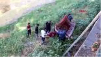Çankırı'da çaya atlayan kadını itfaiye kurtardı Çankırı'da çaya atlayan kadını itfaiye kurtardı