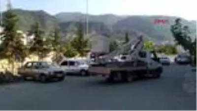 DENİZLİ Jandarma elektrikçi kılığına girdi, aranan kişiyi esrarla yakaladı DENİZLİ Jandarma elektrikçi kılığına girdi, aranan kişiyi esrarla yakaladı