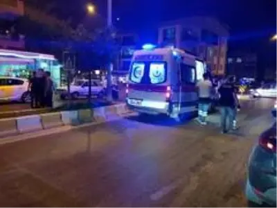 Elektrikli motosiklet ile otomobil çarpıştı: 1 yaralı Elektrikli motosiklet ile otomobil çarpıştı: 1 yaralı