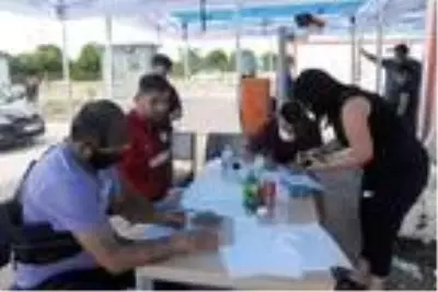 Gurbetçilerin dönüş yolunda Kapıkule'de PCR testi yoğunluğu Gurbetçilerin dönüş yolunda Kapıkule'de PCR testi yoğunluğu
