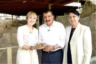 Gürkan, Arslantepe'nin önemini anlattı Gürkan, Arslantepe'nin önemini anlattı